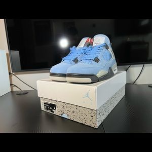 Jordan Retro 4 UNC